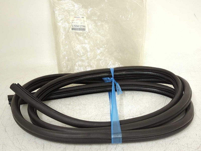 New OEM Genuine Rear On Body Weather Strip Seal 2007-2013 Outlander L 5755A127XA