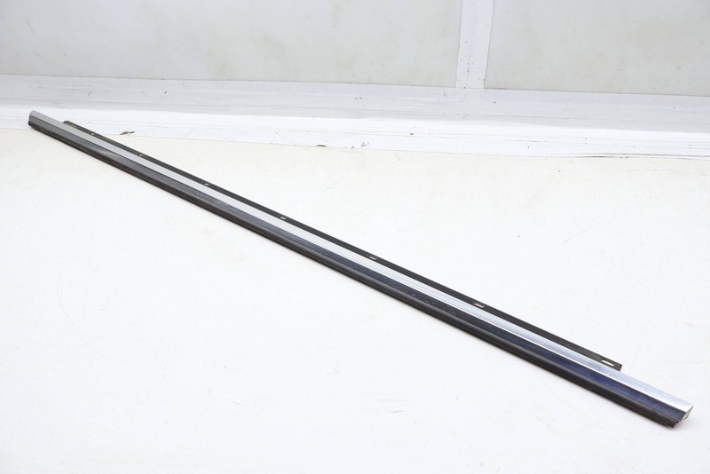 2004-2010 AUDI A8 QUATTRO - REAR LEFT Exterior DOOR / Window TRIM / SLOT SEAL gallery