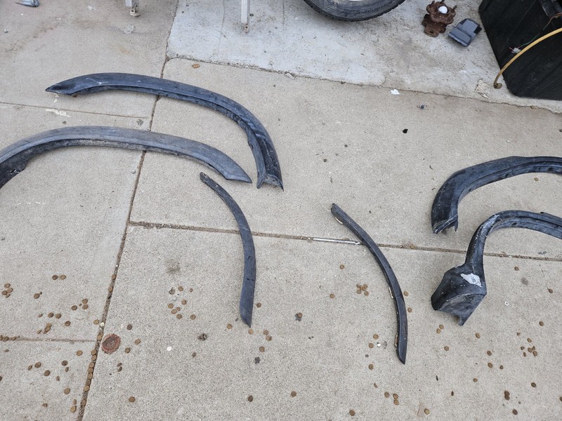96-02 Toyota 4Runner SR5 Fender Flares set AMP Industries 1996-2002 LH RH