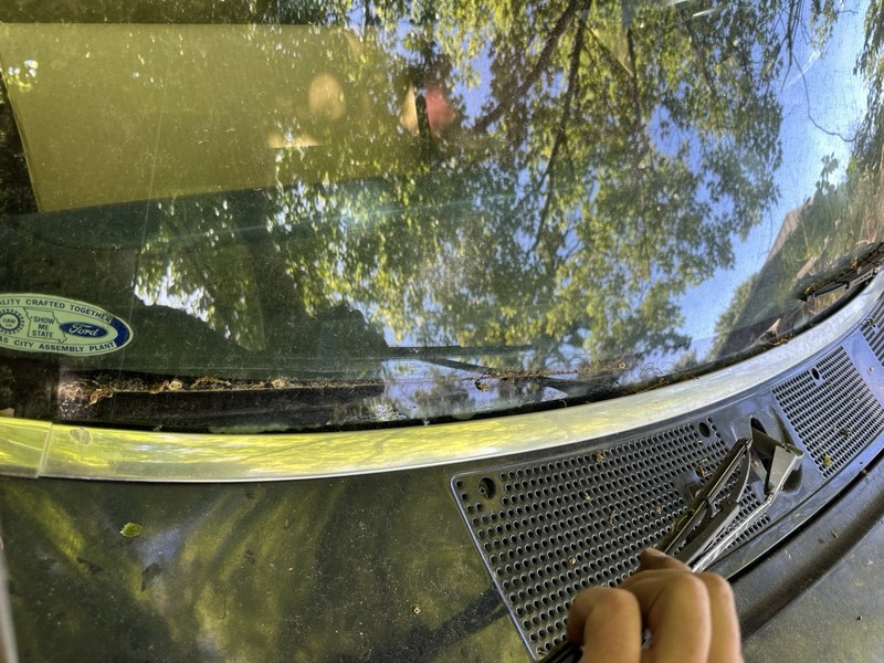 80-96 Ford Truck F150 F250 f350 Bronco Aluminum Windshield Trim Set Oem Used gallery