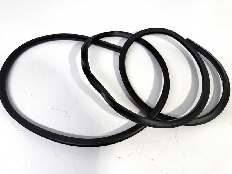 63-71 Mercedes R113 230SL 250SL 280SL Rubber Door Molding Strip 0019872125 OEM