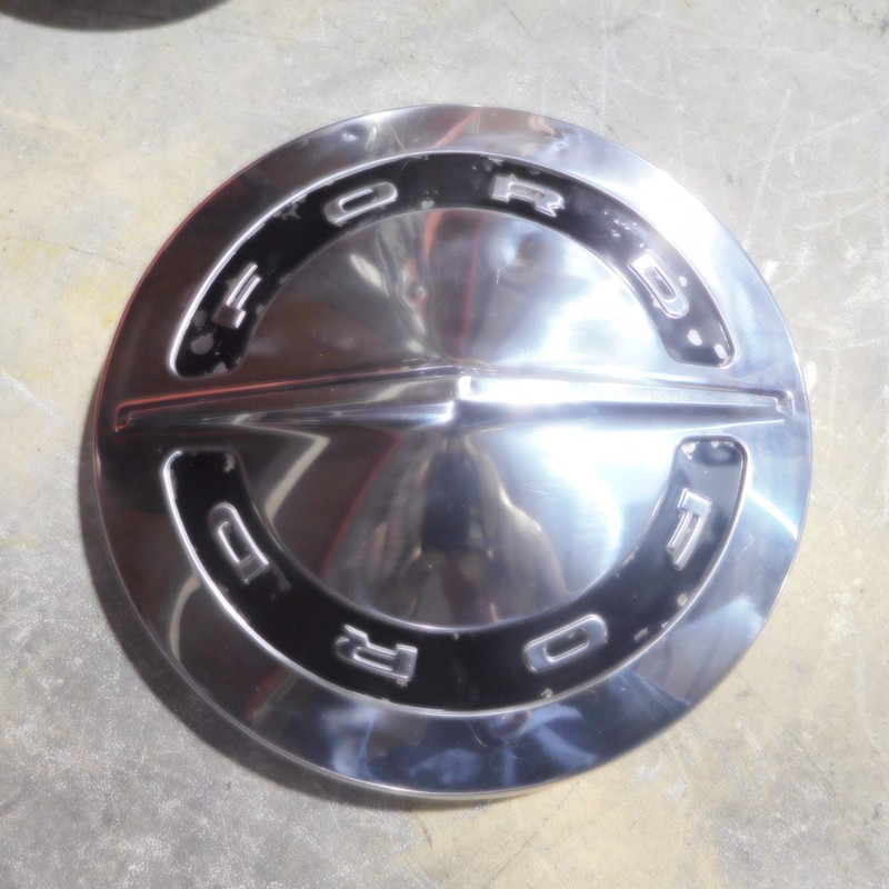 1964 FORD DOG DISH HUB CAP
