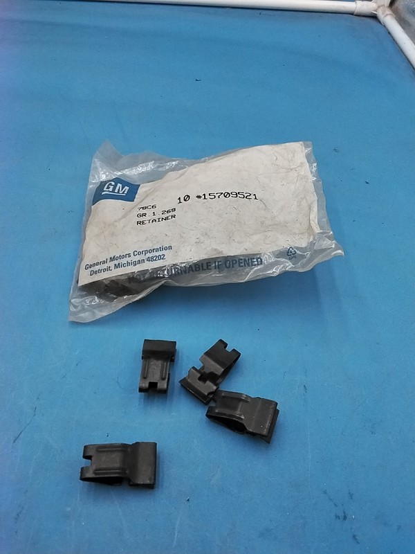 Genuine GM Radiator Grille Retainer Clip 15002520 15682898 15709521 (Qty: 4)