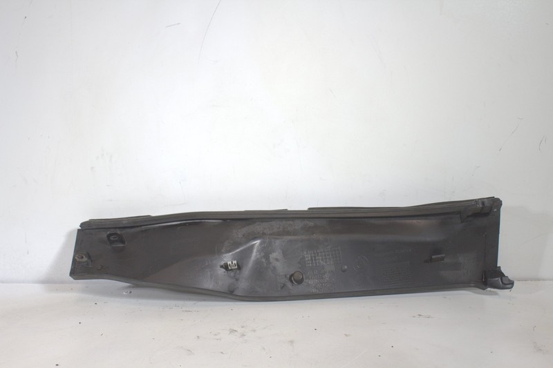2008-2015 BMW X1 128I FRONT RIGHT WINDSHIELD HEATER COVER PANEL OEM 64316925974