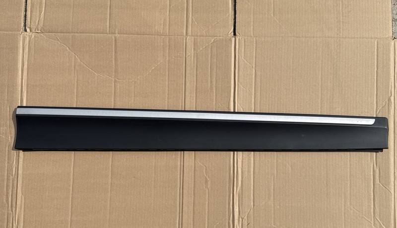 11-18 BMW X3 X4 (F25 F26) PASSENGER RIGHT LOWER DOOR MOULDING TRIM X LINE OEM