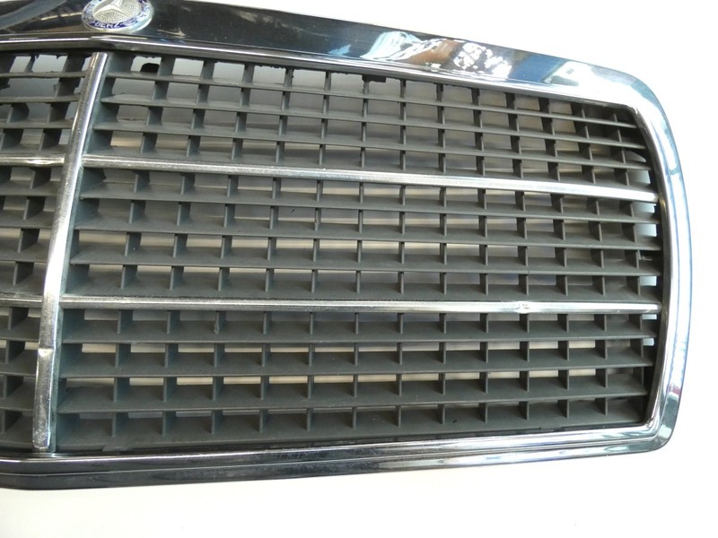 Mercedes W201 A2018880223 A2018800783 A2018800088 Radiator grille gallery