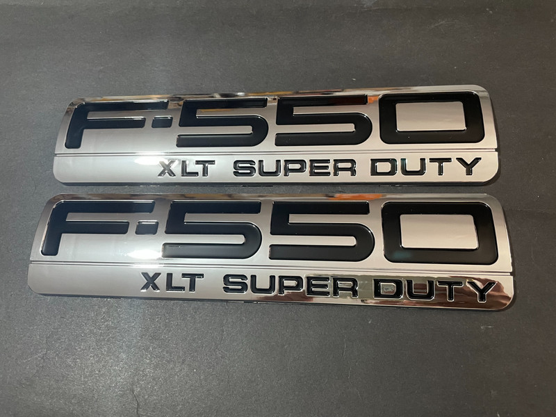 2005 2006 2007 2008 2009 2010 F 550 XLT FRONT FENDER TAILGATE CHROME EMBLEMS 2PC