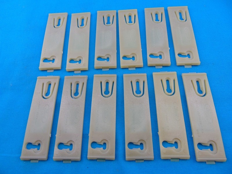 12 NOS 1972 1973 1974 Gran Torino Lower Rocker Molding Clips D20B-6521066-AA