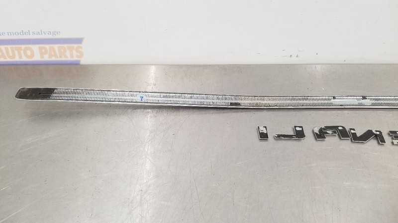 17 GMC YUKON DENALI DOOR TRIM MOULDING FRONT LEFT DRIVER CHROME gallery