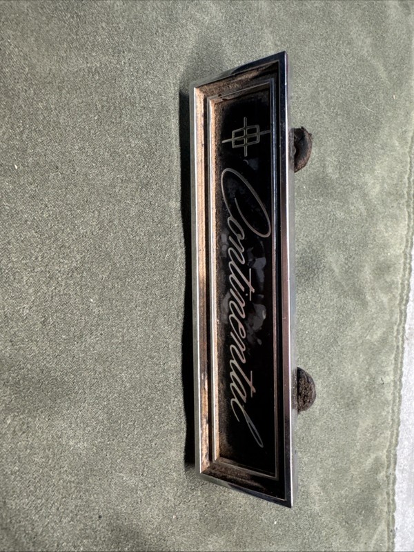 Lincoln Continental Emblem Metal With Mounting Hardware Back Finish Bubbling gallery