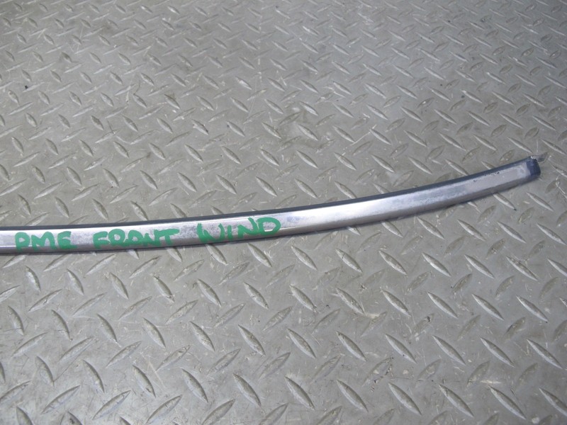 94-95 MERCEDES W124 300D SEDAN FRONT WINDSHIELD GLASS MOLDING TRIM CHROME OEM gallery