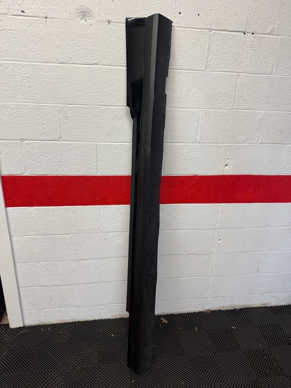 2013 CAMARO ZL1 OEM DRIVER LH SIDE SKIRT ROCKER PANEL ASSEMBLY USED **SEE PICS**