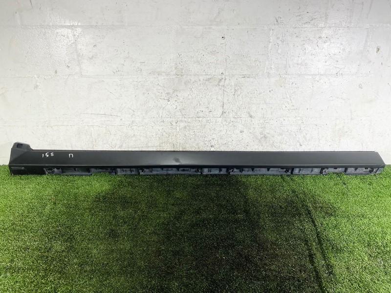 17-23 JAGUAR F-PACE RIGHT RH PASS SIDE LOWER SKIRT ROCKER PANEL MOLDING OEM