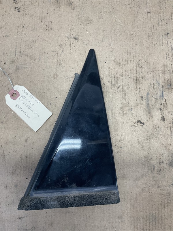 06-10 Infiniti M35 M45 Rear Right Door Exterior Trim 82290-EG000