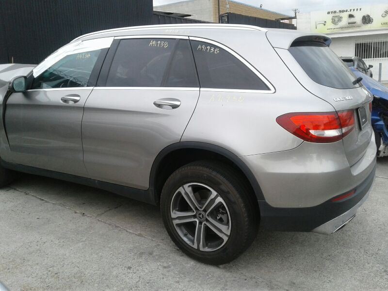 GLC300 2019 Rocker Panel Moulding 123850