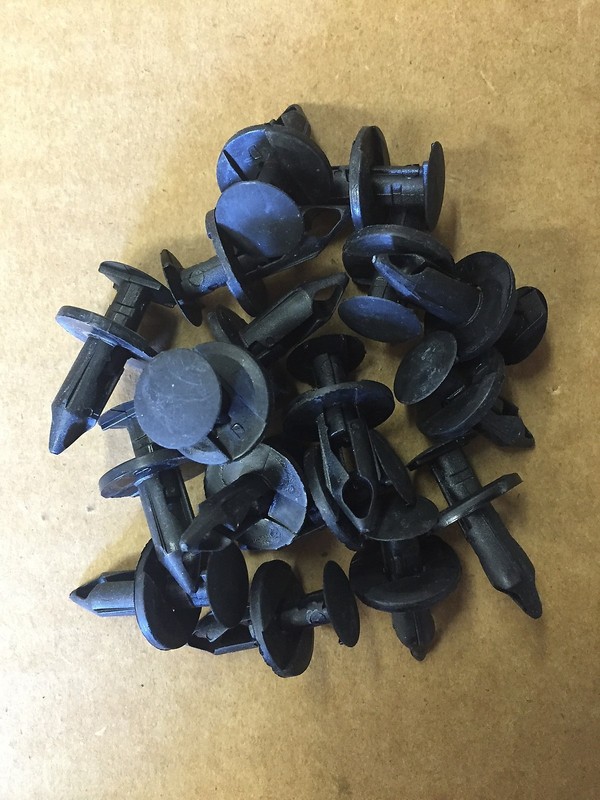 Set of 50: GM Ford Chrysler Nylon Push Type Retainer Clips 21030249 6503598 USA
