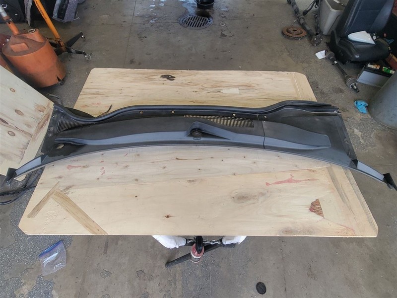 2010-2015 CAMARO SS WINDSHIELD WIPER COWL TRIM PANEL 14-15