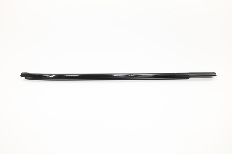 2019 – 2026 GMC SIERRA 1500 FRONT LEFT DOOR WINDOW BELT DRIP MOLDING SEAL OEM