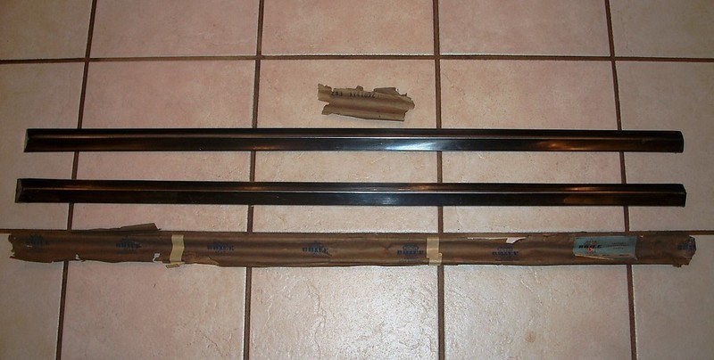 NOS 1950 BUICK Front Door Lower Moldings SUPER ROADMASTER Tourback Sedan 1341092