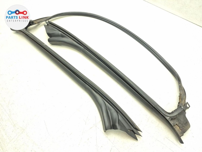 2017-21 MERCEDES C63 AMG FRONT WINDSHIELD WEATHER STRIP TRIM SEAL CABRIO W205