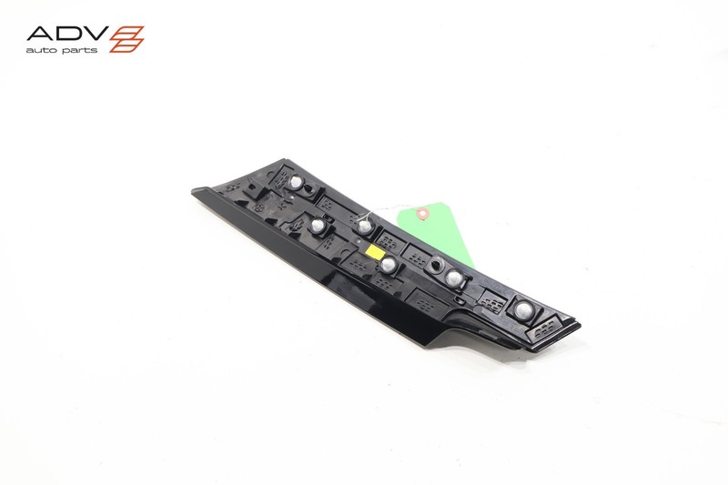 2024-25 CHEVROLET TRAVERSE REAR RIGHT DOOR WINDOW REARWARD APPLIQUE MOLDING OEM gallery