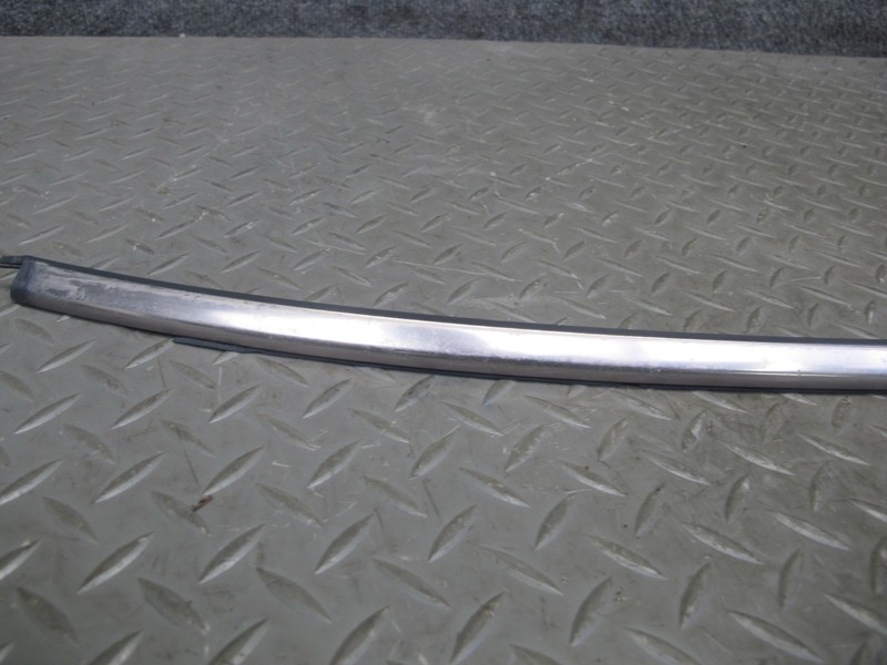 94-95 MERCEDES W124 300D SEDAN FRONT WINDSHIELD GLASS MOLDING TRIM CHROME OEM gallery