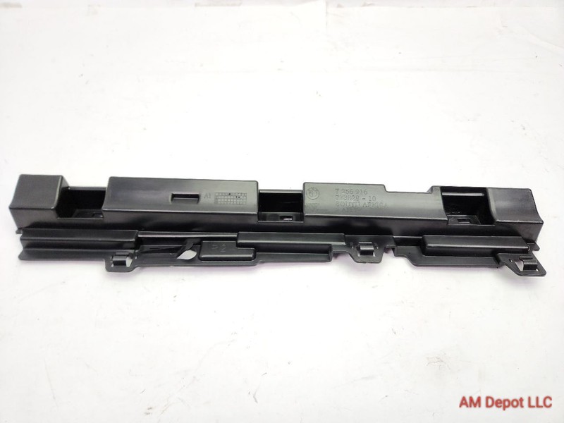 2013 BMW 328i 335i 340i 330i F30 F31 Right Skirt Supporting Ledge Bracket R2