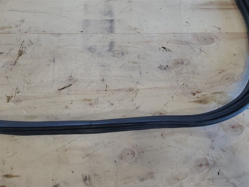 2010-2015 CAMARO SS REAR TRUNK HATCH WEATHERSTRIP OEM 14-15 gallery