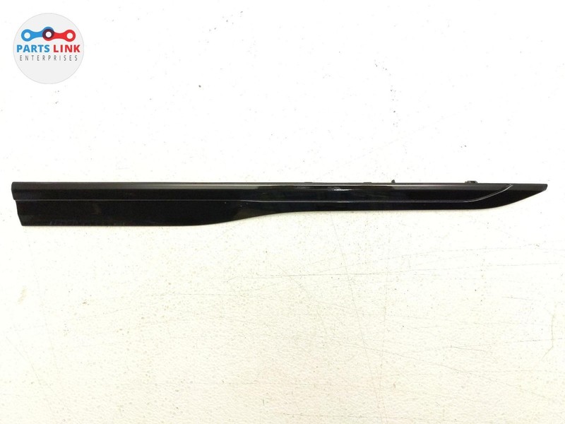 2018-23 RANGE ROVER VELAR FRONT LEFT DOOR TRIM MOLDING COVER APPLIQUE BLACK L560 gallery
