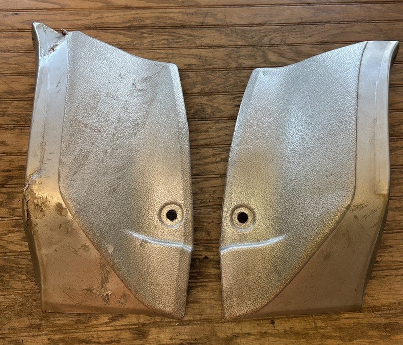 84-88 Toyota 4Runner Rear Wheel Well Moldings Trim Used Left / Right Pair