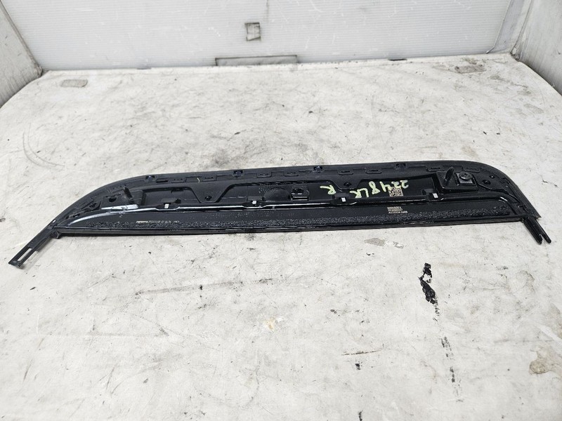 2019-2026 SIERRA LH DRIVER REAR DOOR BLACK APPLIQUE 84966051 gallery