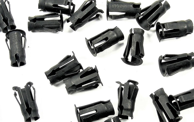 Chrysler Barrel Clips- Fits 7/32" Hole- 3/16" Stud- Emblem Trim- 20 clips- #014 gallery