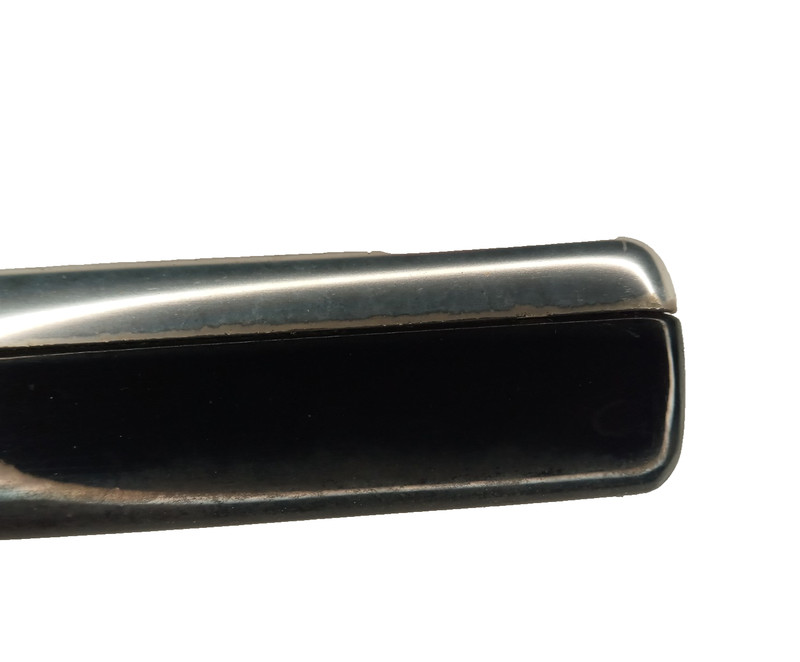 VW MK4 JETTA BLACK W/ CHROME STRIP RIGHT FRONT PASSENGER DOOR MOLDING STRIP OEM gallery