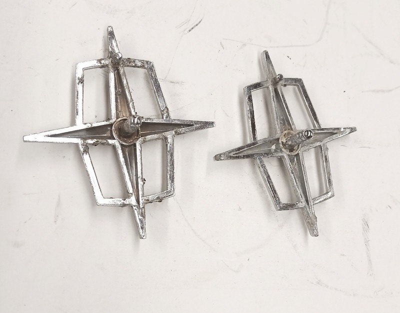 Used 1962 - 1969 Lincoln Continental Hardtop Chrome Roof Star emblem 1-Pair gallery