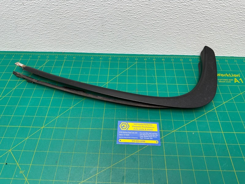 12-18 BMW F30 Sedan REAR RIGHT DOOR BEZEL QUARTER Black STRIP TRIM OEM