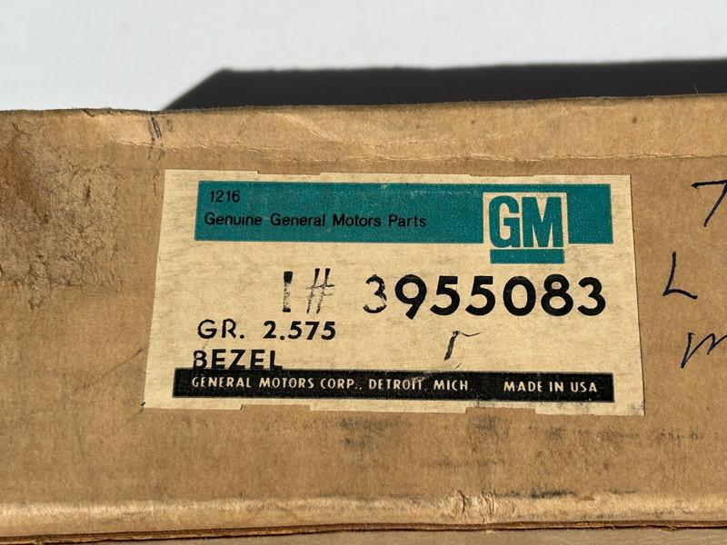 NOS GM 1970 Chevy Impala Rear Quarter Panel Marker Bezel Left Hand Side 3955083 gallery