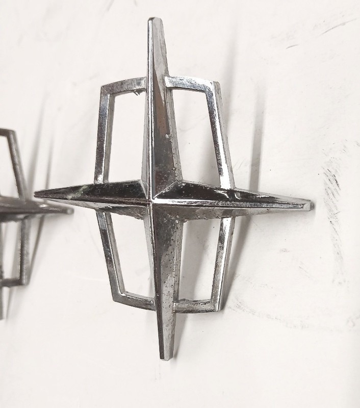 Used 1962 - 1969 Lincoln Continental Hardtop Chrome Roof Star emblem 1-Pair gallery