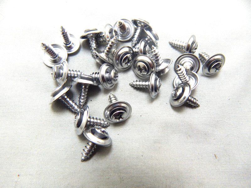 CHROME 10 X 5/8″ # 8 PHILLIPS OVAL HEAD WITH COUNTERSUNK WASHER