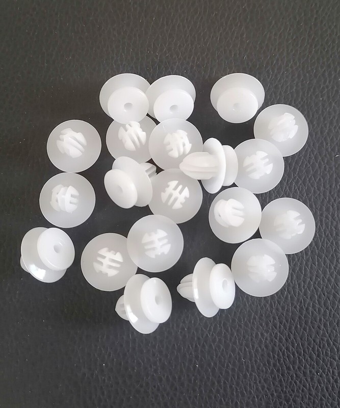 20Pcs For Mitsubishi MU000573 Speaker Grille & Rocker Moulding Retainer Clips
