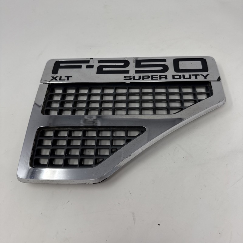 2008-2010 Ford F250 Super Duty XL Passenger Fender Emblem Badge Grille Trim OEM