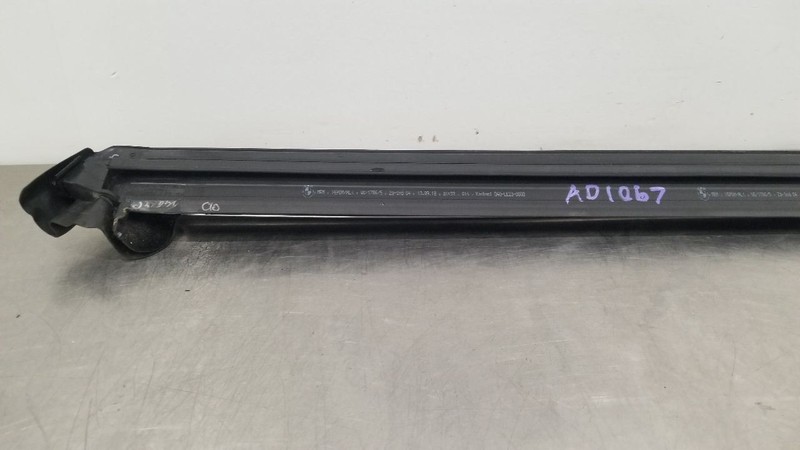 19 BMW M850I F91 CONVERTIBLE QUARTER PANEL TRIM RIGHT PASSENGER CHROME gallery