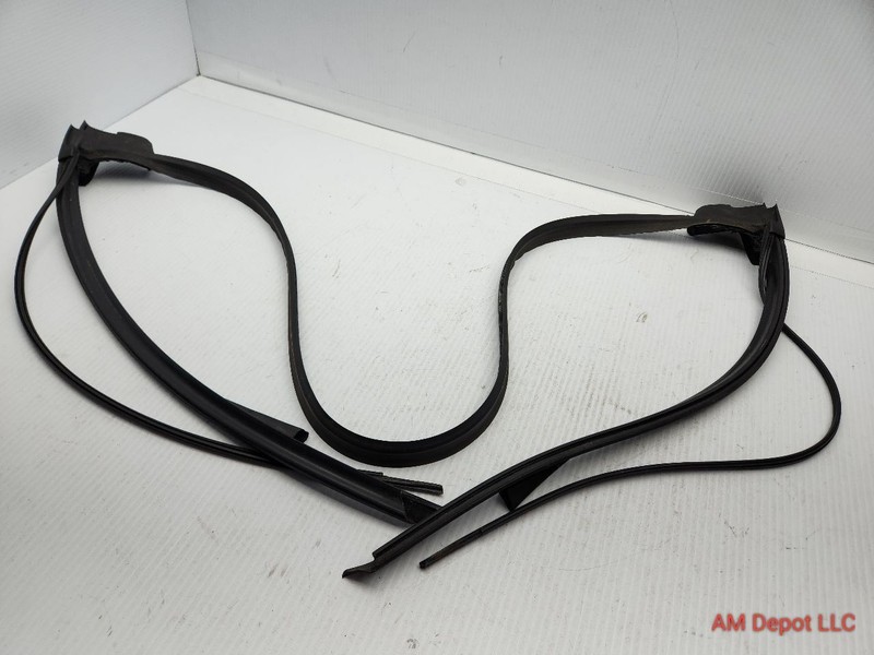2009 BMW 135i 128i E88 Convertible Windshield Frame Seal Weatherstrip Gasket gallery