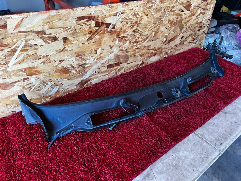 BMW 2007-2013 E92 E93 WINDSHIELD WIPER COWL TRIM PANEL AIR CABIN OEM 92K