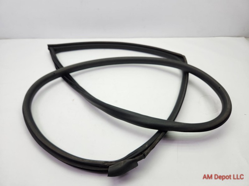 2009 Mini Cooper S R56 Front Right Passenger Door Seal Gasket Weatherstrip gallery