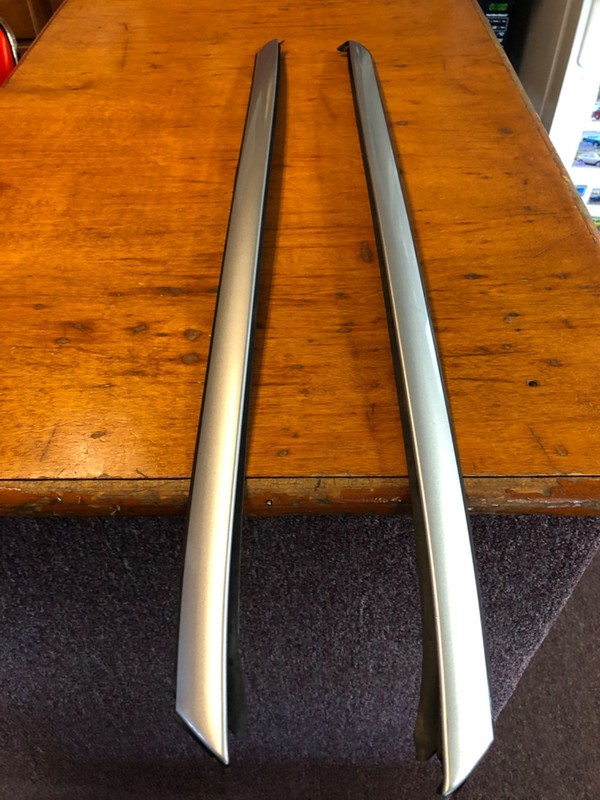 🟢 2010-17 Volvo XC60 Front Windshield Molding pair) 711 Bright Silver 39803231 gallery