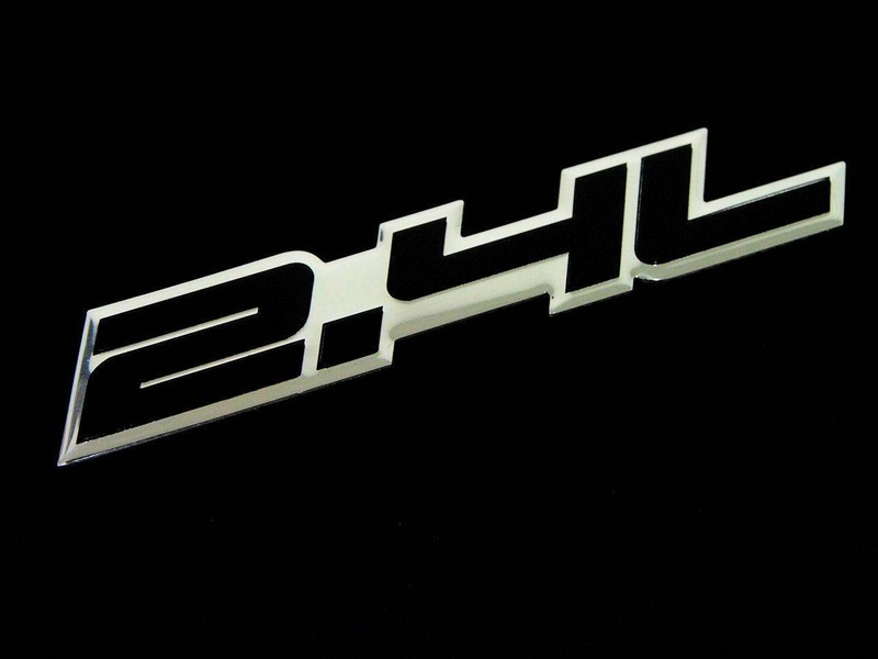 QTY 2 FENDER HOOD TRUNK CAR 2.4L ENGINE ALUMINUM EMBLEMS BADGE SET PAIR BLACK