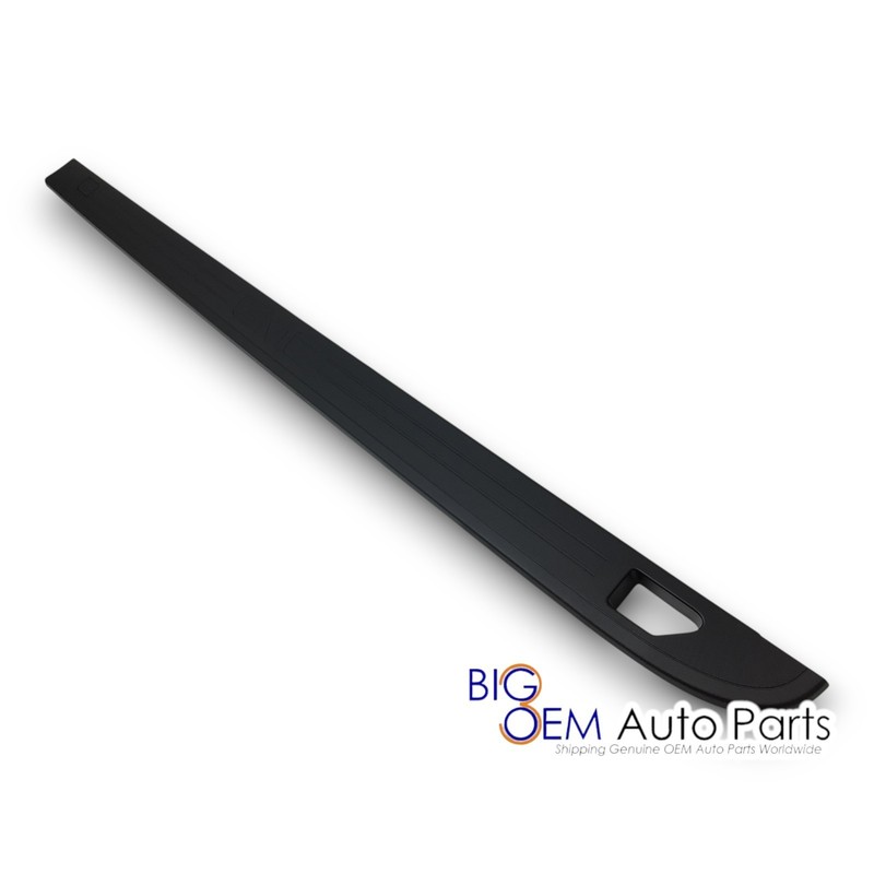 OEM new 2014-2019 GMC Sierra Driver Side 6’6″ 6.5′ Bed Rail Cap Molding 22763054