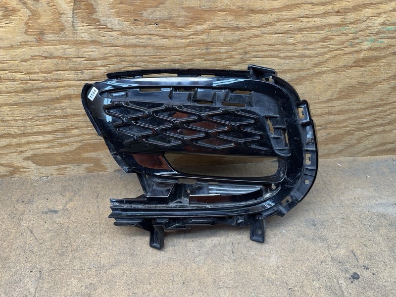 2021 2022 2023 CHRYSLER PACIFICA FRONT BUMPER Left SIDE FOG LIGHT LAMP BEZEL ❗️