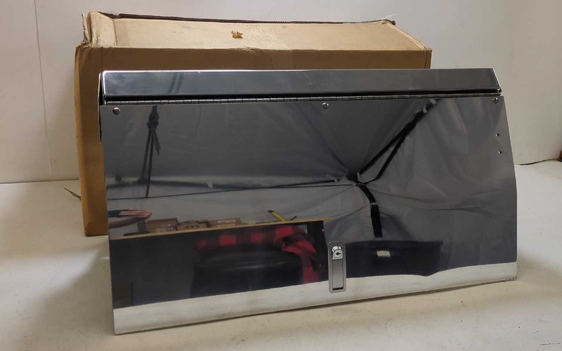 New OEM Paccar Side Step Chrome Aluminum Tool Box Lid 2002-2013 Peterbilt 387 LH gallery