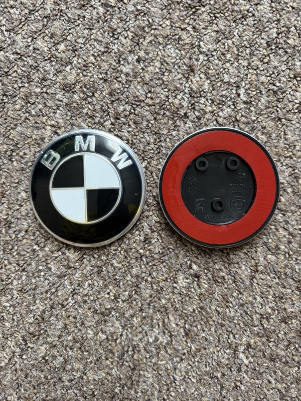 BMW Badges 2x82mm With 3 Holes Black and white 1 Series F20 F21 M135i M140i 🔞